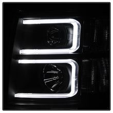 Carregar imagem no visualizador da galeria, Xtune Chevy Silverado 1500/2500/3500 07-13 Projector Headlights Black PRO-JH-CS07-LED-BK