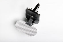 Carregar imagem no visualizador da galeria, Lund Universal 2in Receiver Mount Hitch Step - Black