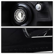 Carregar imagem no visualizador da galeria, Xtune Chevy Silverado 07-13 Crystal Headlights Black Smoked HD-JH-CS07-AM-BSM