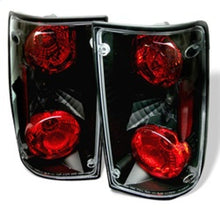Carregar imagem no visualizador da galeria, Spyder Toyota Pick Up 89-95 Euro Style Tail Lights Black ALT-YD-TP89-BK