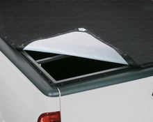 Load image into Gallery viewer, Lund 16-17 Nissan Titan XD (6.5ft. Bed w/Titan Box) Genesis Elite Snap Tonneau Cover - Black