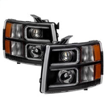 Carregar imagem no visualizador da galeria, Xtune Chevy Silverado 1500/2500/3500 07-13 Projector Headlights Black PRO-JH-CS07-LED-BK