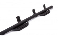 Carregar imagem no visualizador da galeria, Lund 04-17 Nissan Titan King Cab Terrain HX Step Nerf Bars - Black
