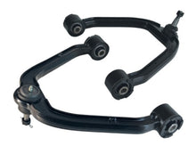 Carregar imagem no visualizador da galeria, SPC Performance GM Truck/SUV Front Control Arms (PR)