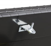 Carregar imagem no visualizador da galeria, Lund 67-99 Chevy CK Ultima Single Lid Crossover Tool Box - Black